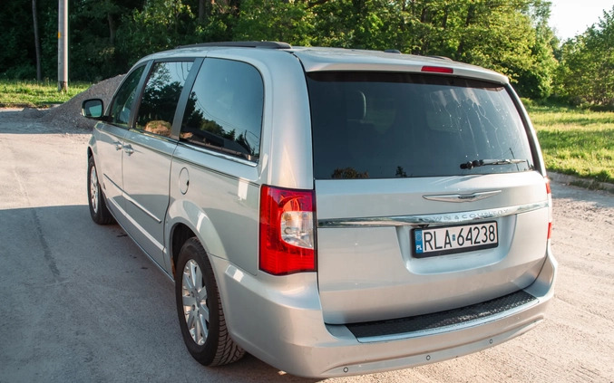 Chrysler Town &amp; Country cena 42600 przebieg: 284000, rok produkcji 2012 z Mordy małe 254